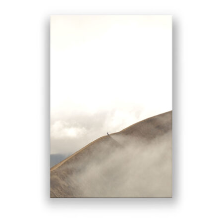 Wanderer am Rand des aktiven Vulkans Mount Bromo Fotografie Wandbild